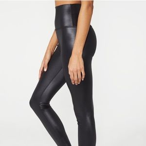Beyond Yoga - High Waist Long Legging in Shiny - S